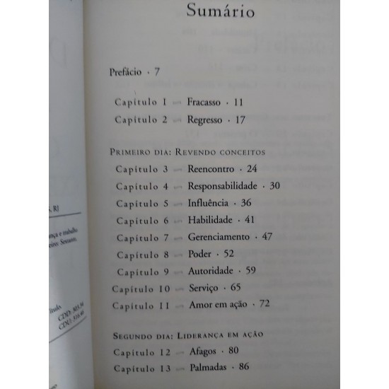 De Volta ao Mosteiro. O Monge e o Executivo Falam de Liderança e Trabalho em Equipe, James C. Hunter De Volta ao Mosteiro. O Monge e o Executivo Falam de Liderança e Trabalho em Equipe, James C. Hunter