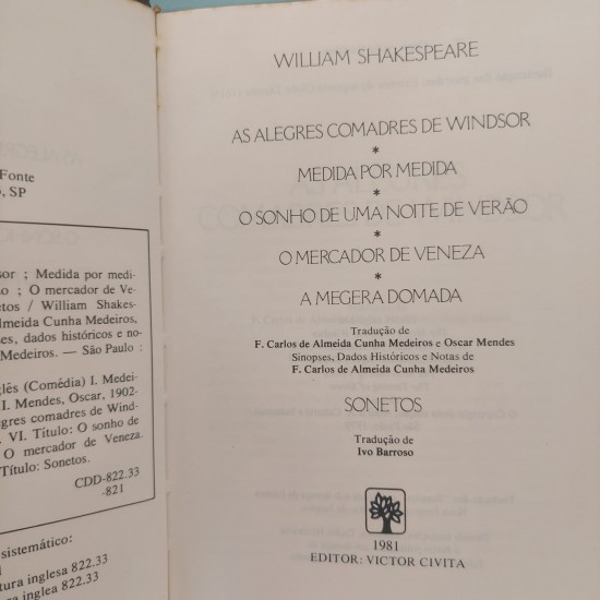 Comédias e Sonetos de William Shakespeare, Volume 2, Capa de Dura de Luxo com Letras Douradas Comédias e Sonetos de William Shakespeare, Volume 2, Capa de Dura de Luxo com Letras Douradas