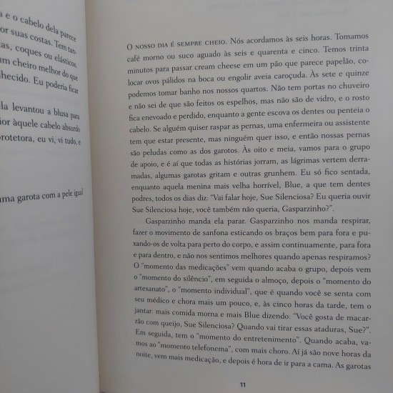 Garota em Pedaços, Um Romance, Kathleen Glasgow Garota em Pedaços, Um Romance, Kathleen Glasgow