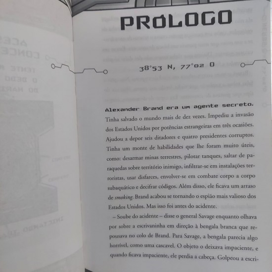 Tropa Nerds, Nucleo de Espionagem, Resgate e Defesa Secreto, Michael Buckley