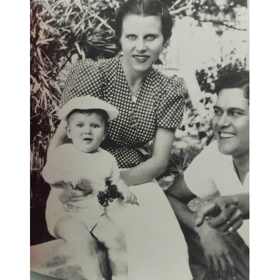 Yves Saint Laurent, 5, Avenue Marceau 75116 Paris, David Teboul Yves Saint Laurent, 5, Avenue Marceau 75116 Paris, David Teboul